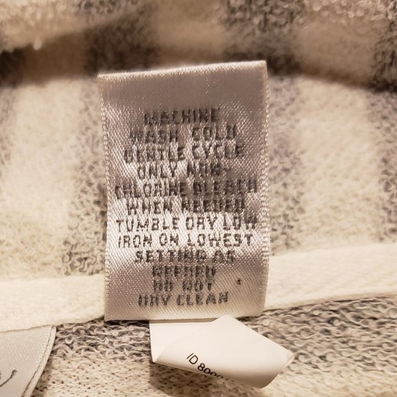 Chico's Zenergy Gray and Alabaster Cardigan - Picture 5 of 7